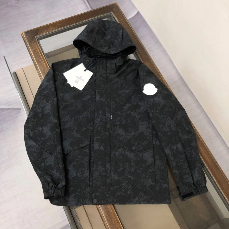 Moncler Outwear WeatherProof 143551