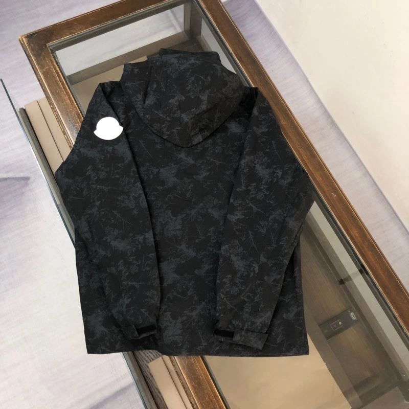 Moncler Outwear WeatherProof 143551