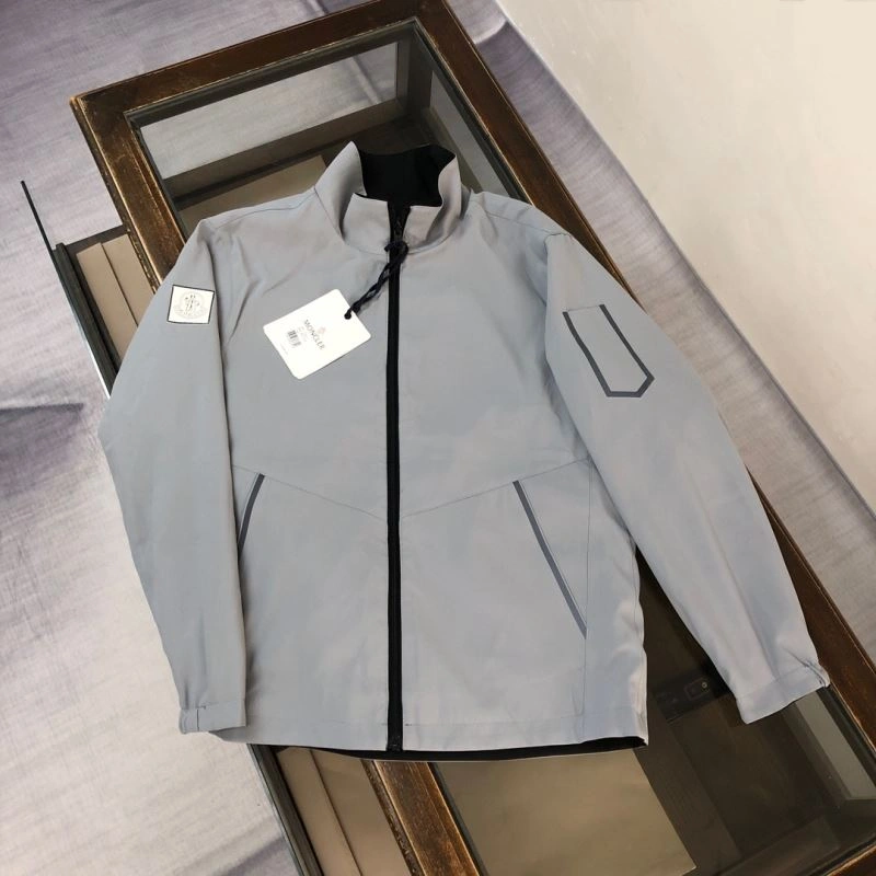 Moncler Outwear Sporty 143557