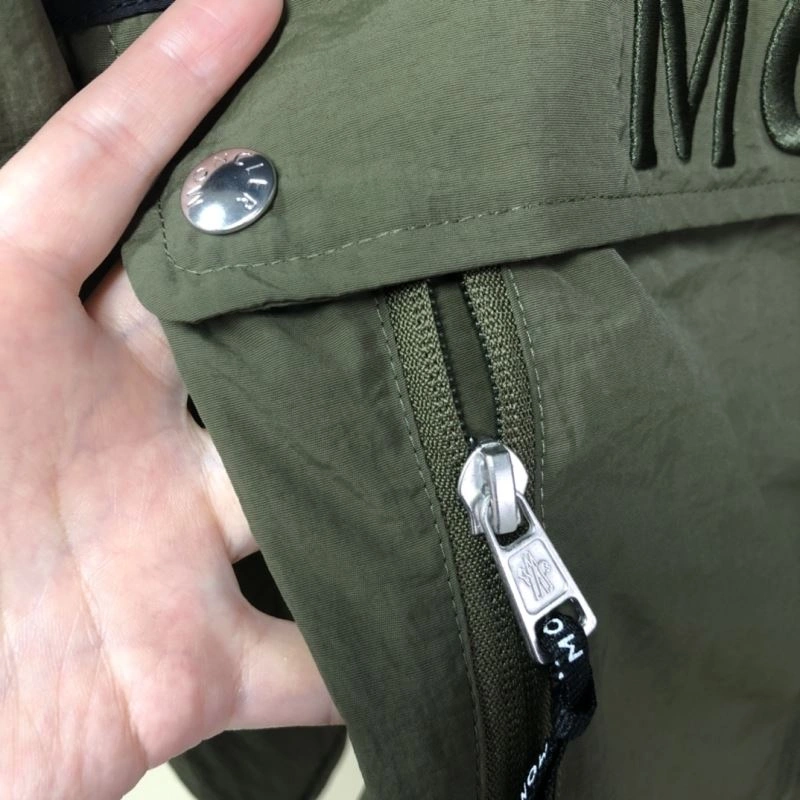 Moncler Outwear Durable 143536