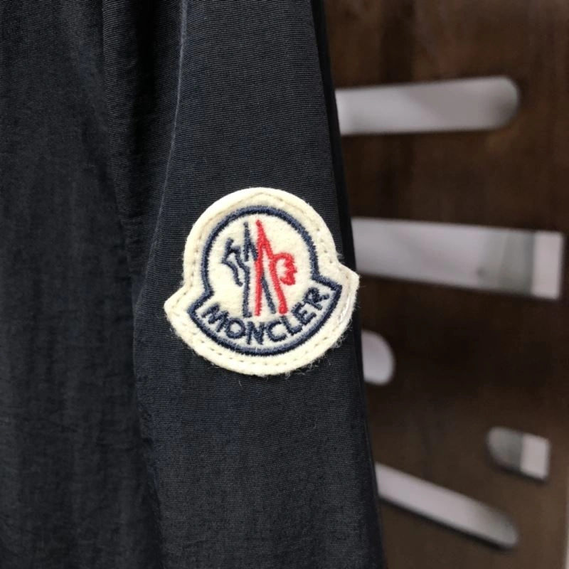 Moncler Outwear EasyMatch 143540