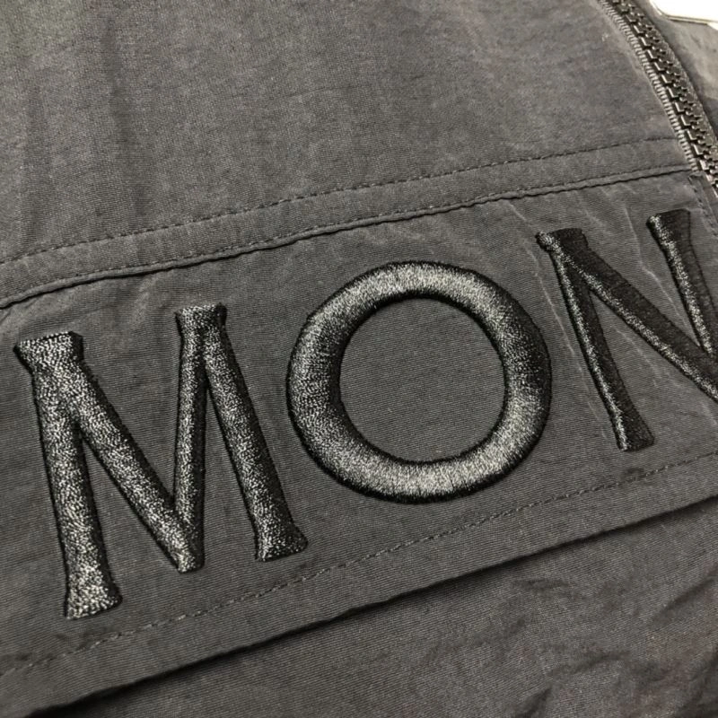 Moncler Outwear EasyMatch 143540