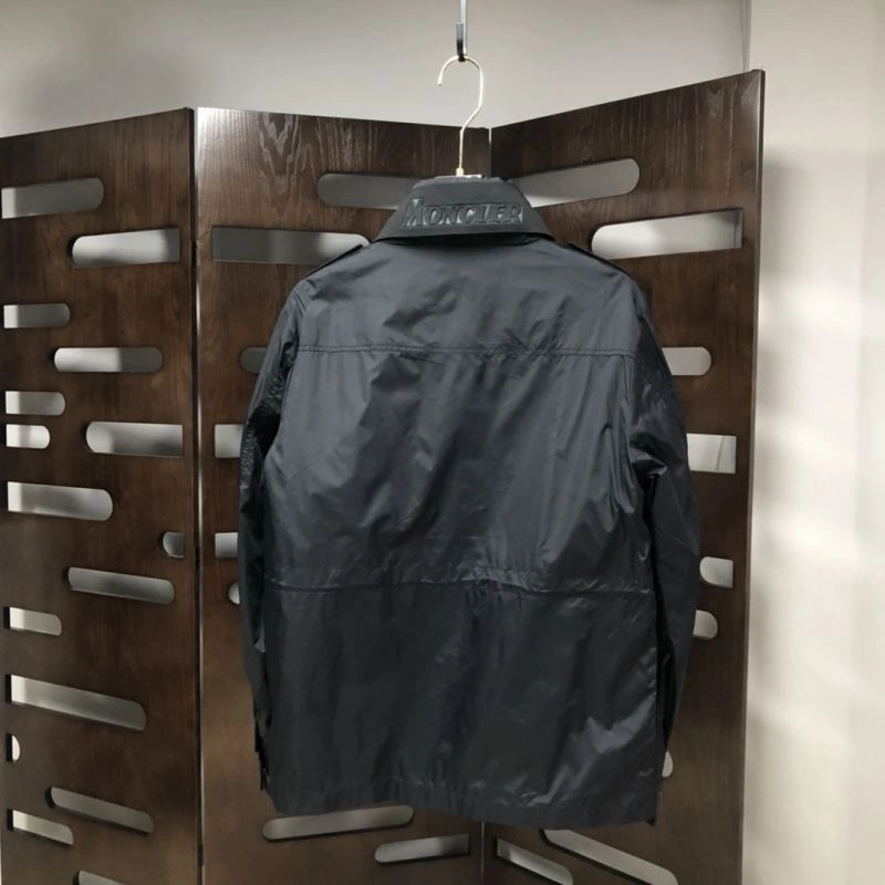 ComfortFit Moncler Outwear 143545