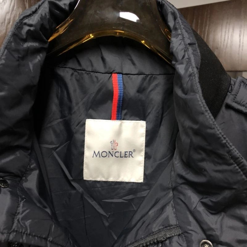 ComfortFit Moncler Outwear 143545