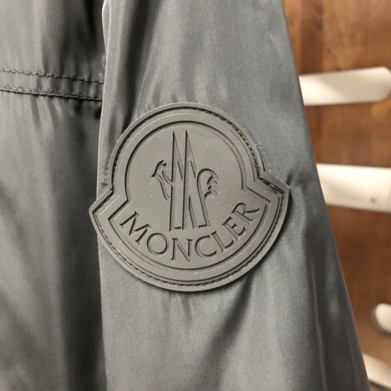Moncler Outwear TimelessDesign 143534