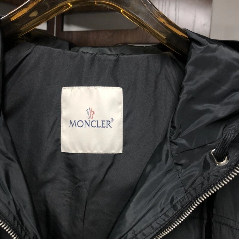 Moncler Outwear TimelessDesign 143534