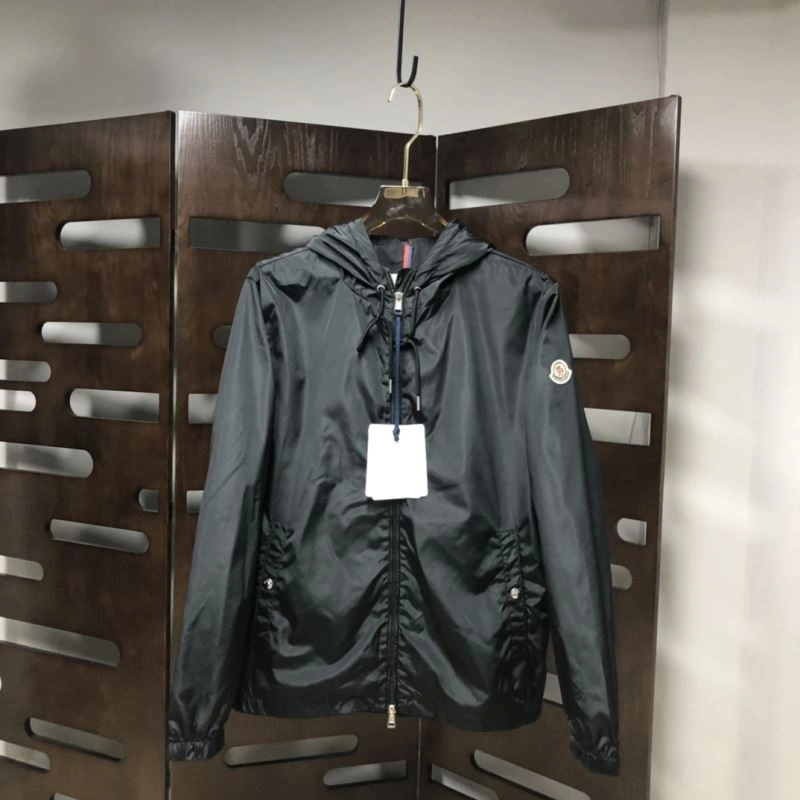 Moncler Outwear EyeCatching 143520