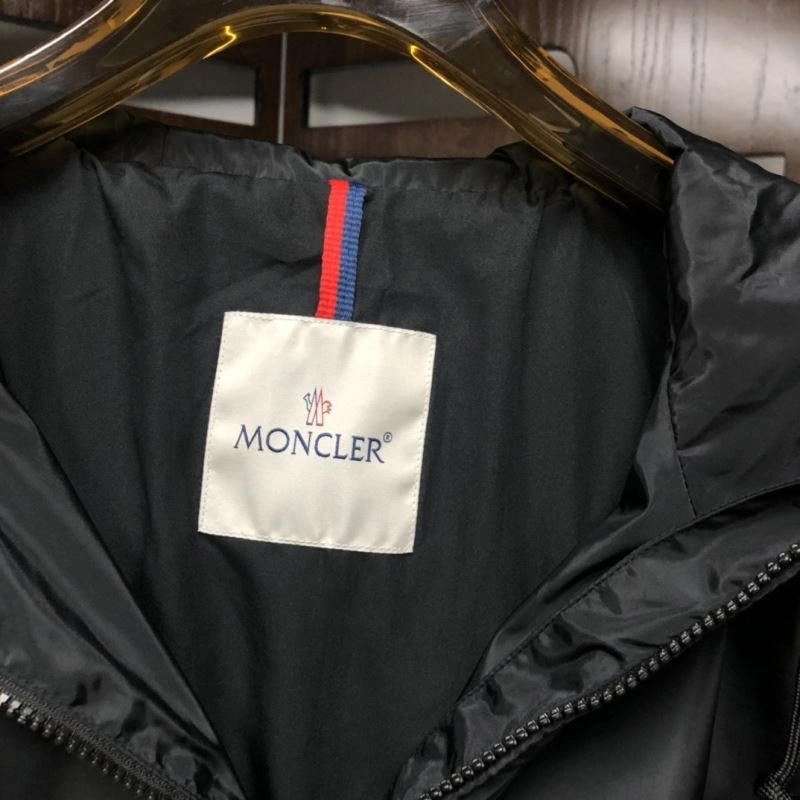 Moncler Outwear EyeCatching 143520