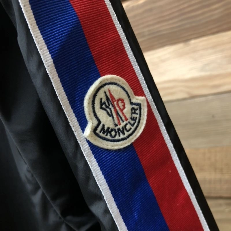 Moncler Outwear Unique 143519