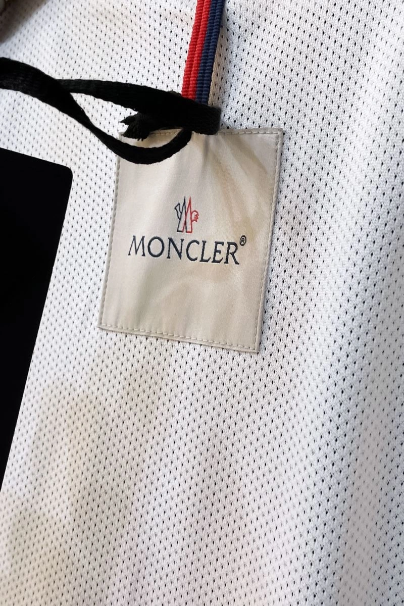 BestValue Moncler Outwear 143510