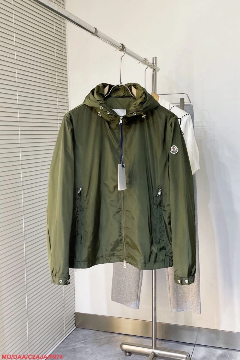 Moncler Outwear Supportive 143515