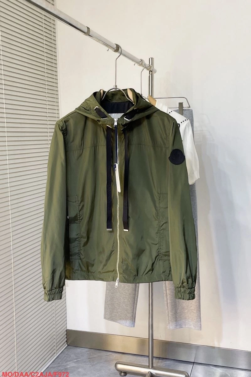 Moncler Outwear WrinkleFree 143512