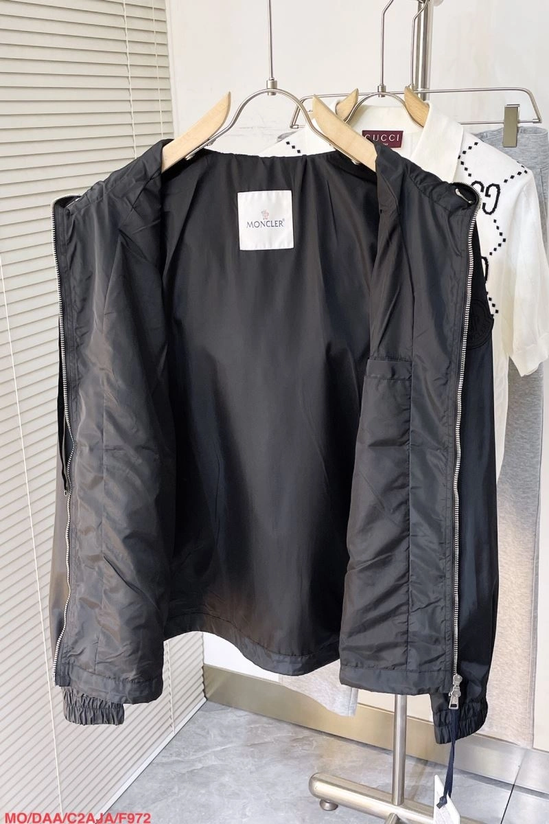 Moncler Outwear WrinkleFree 143512