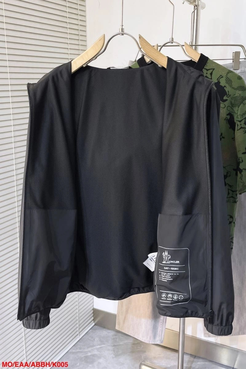 ZipUp Moncler Outwear 143507