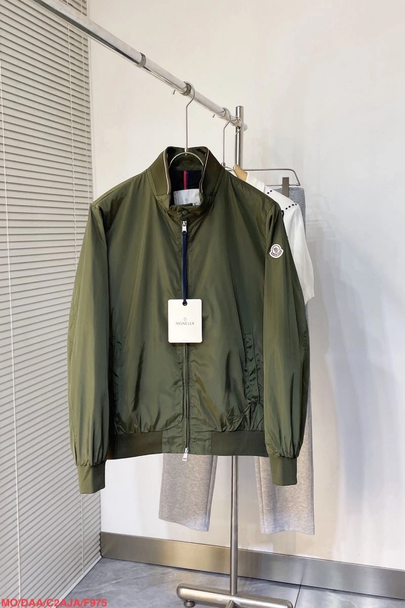 Moncler Outwear BestValue 143506