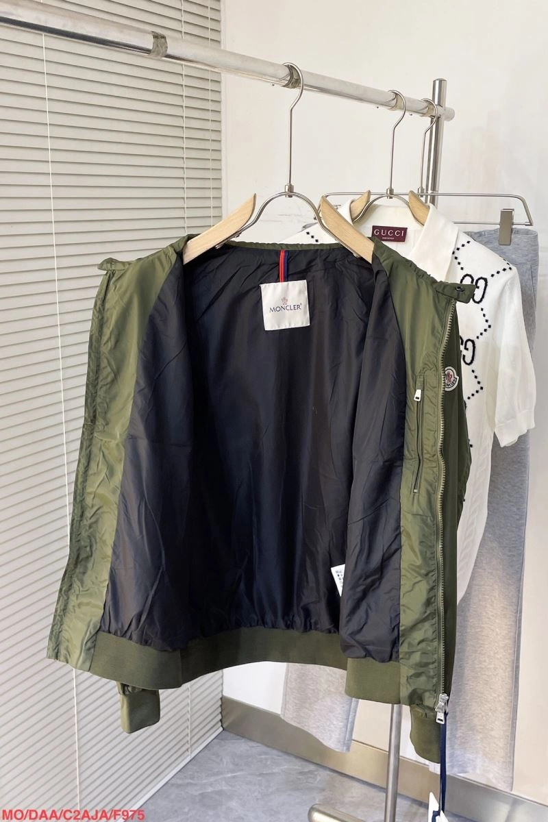 Moncler Outwear BestValue 143506
