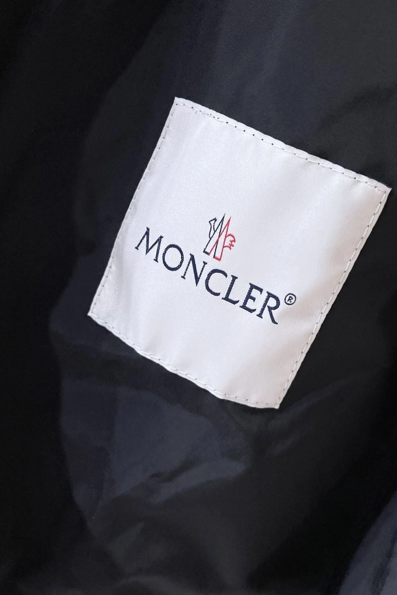 Moncler Outwear Comfortable 143513