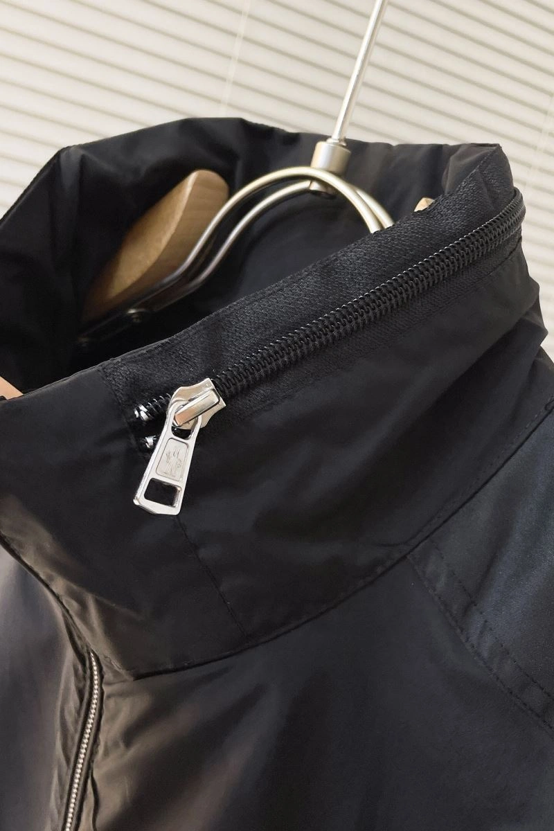 Moncler Outwear Comfortable 143513