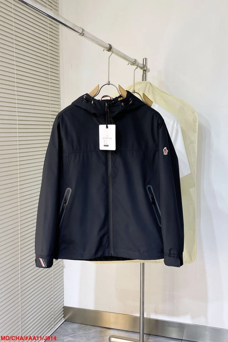 Bright Moncler Outwear 143503