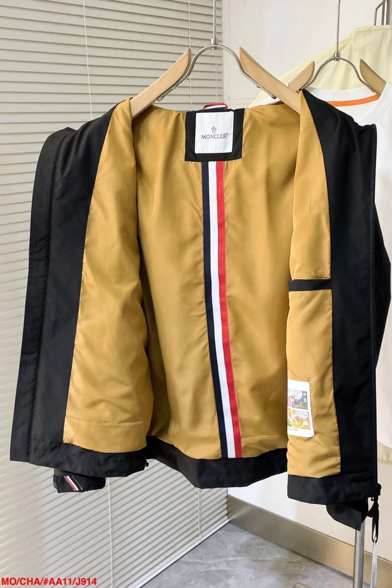 Bright Moncler Outwear 143503