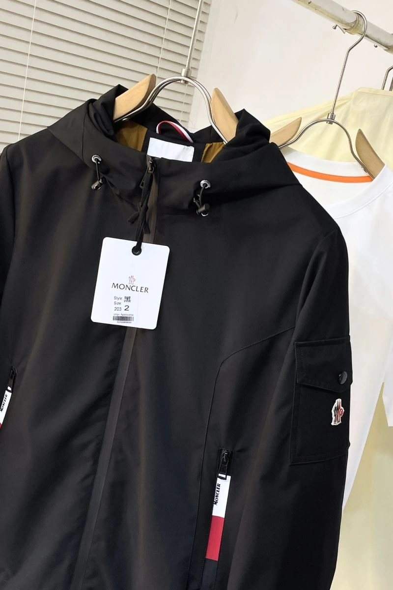 Durable Moncler Outwear 143496