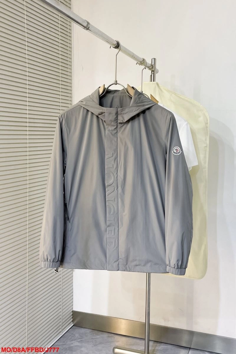 Snug Moncler Outwear 143494