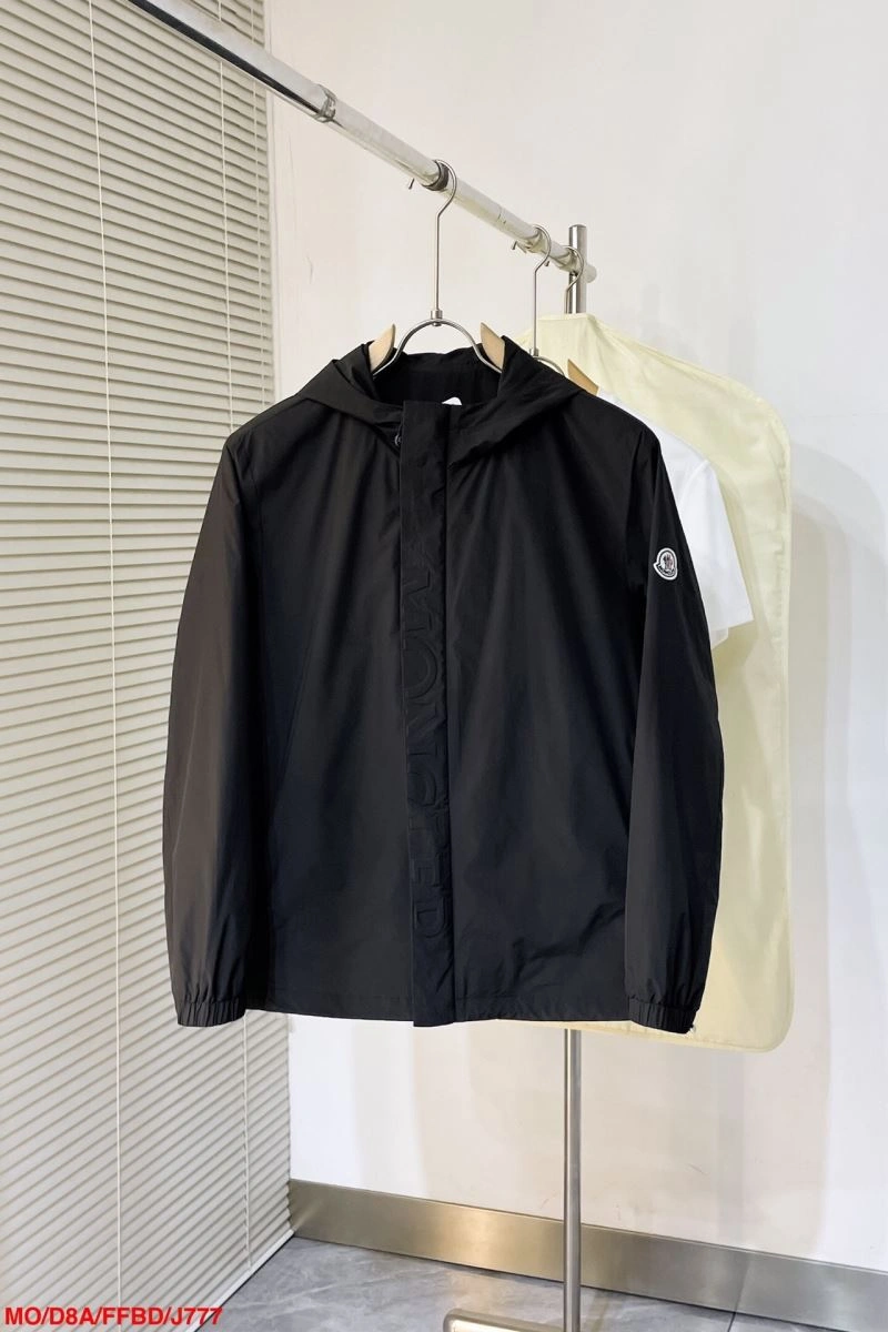 Snug Moncler Outwear 143494