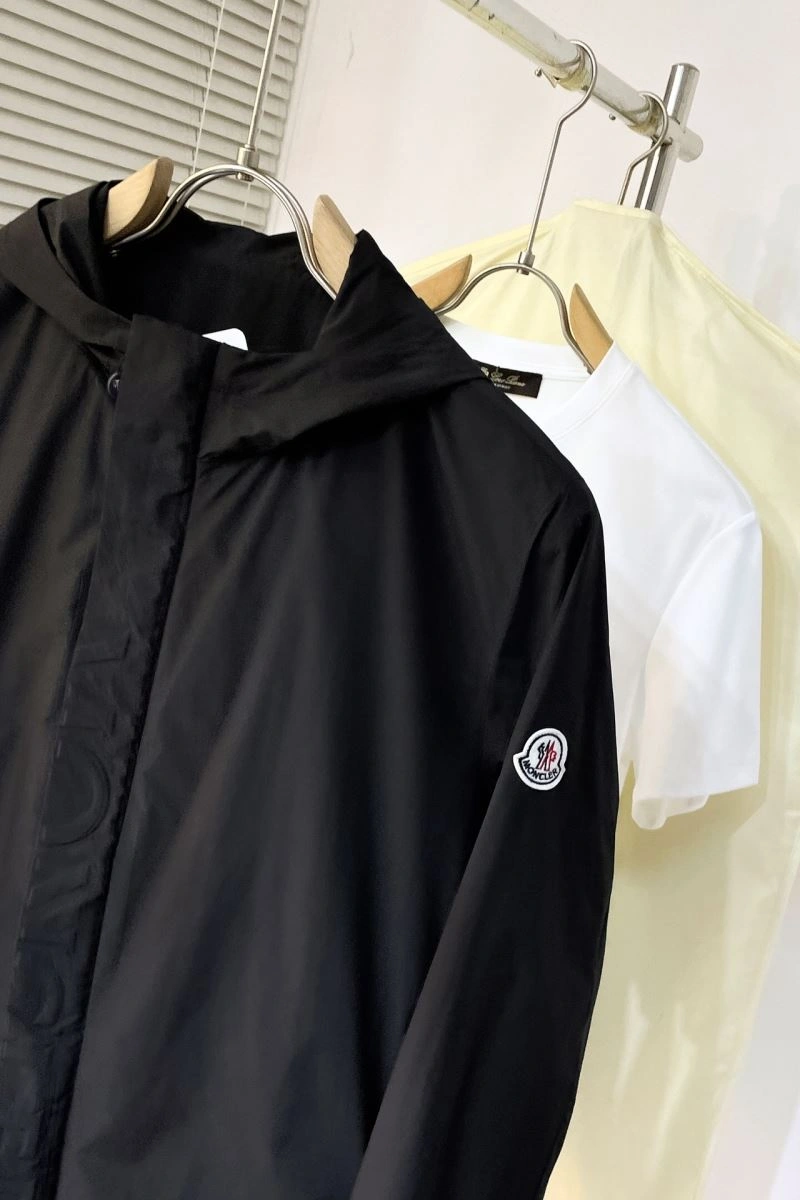Snug Moncler Outwear 143494
