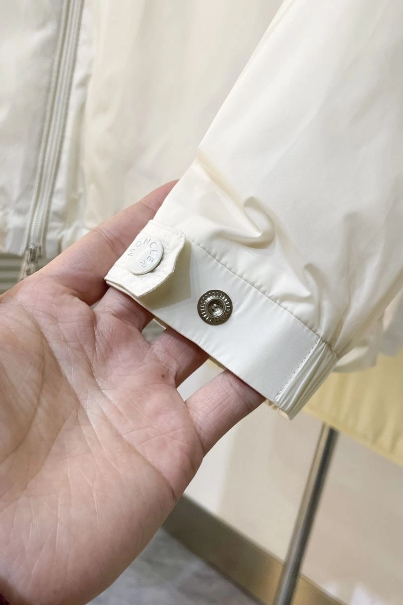 Moncler Outwear Trendsetting 143497