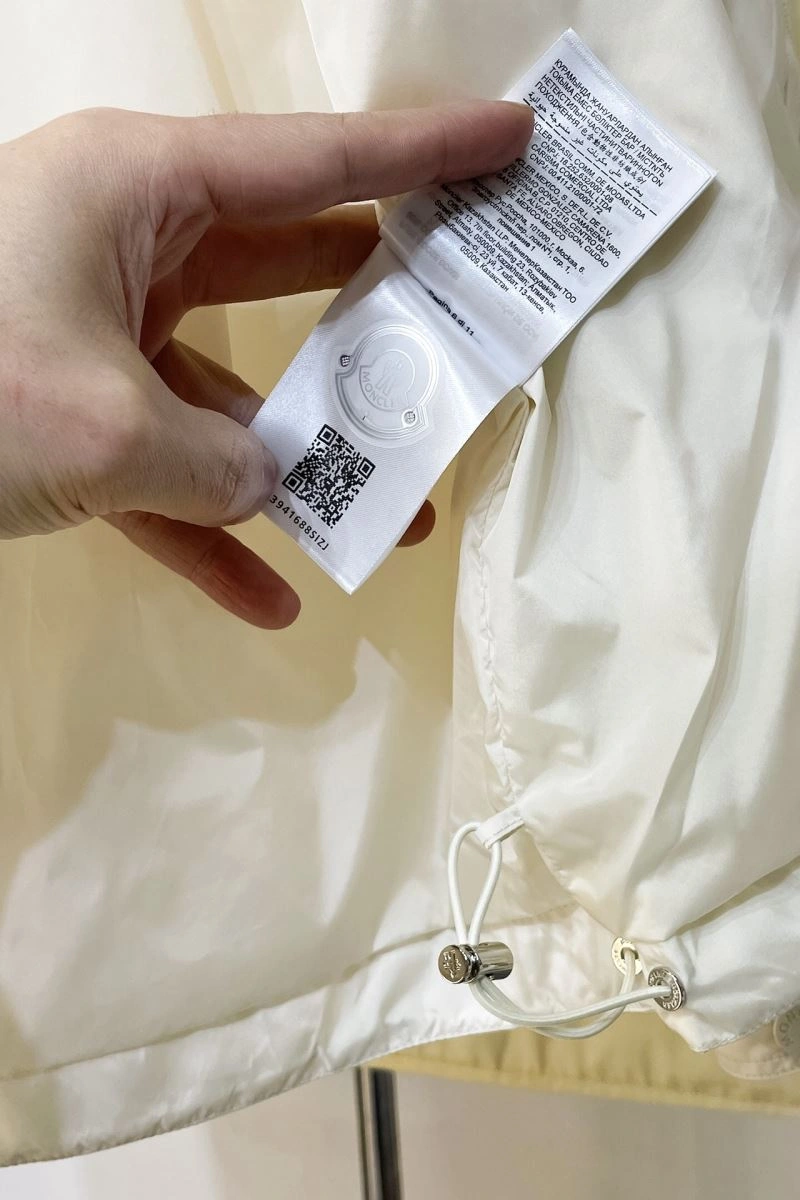 Moncler Outwear Trendsetting 143497