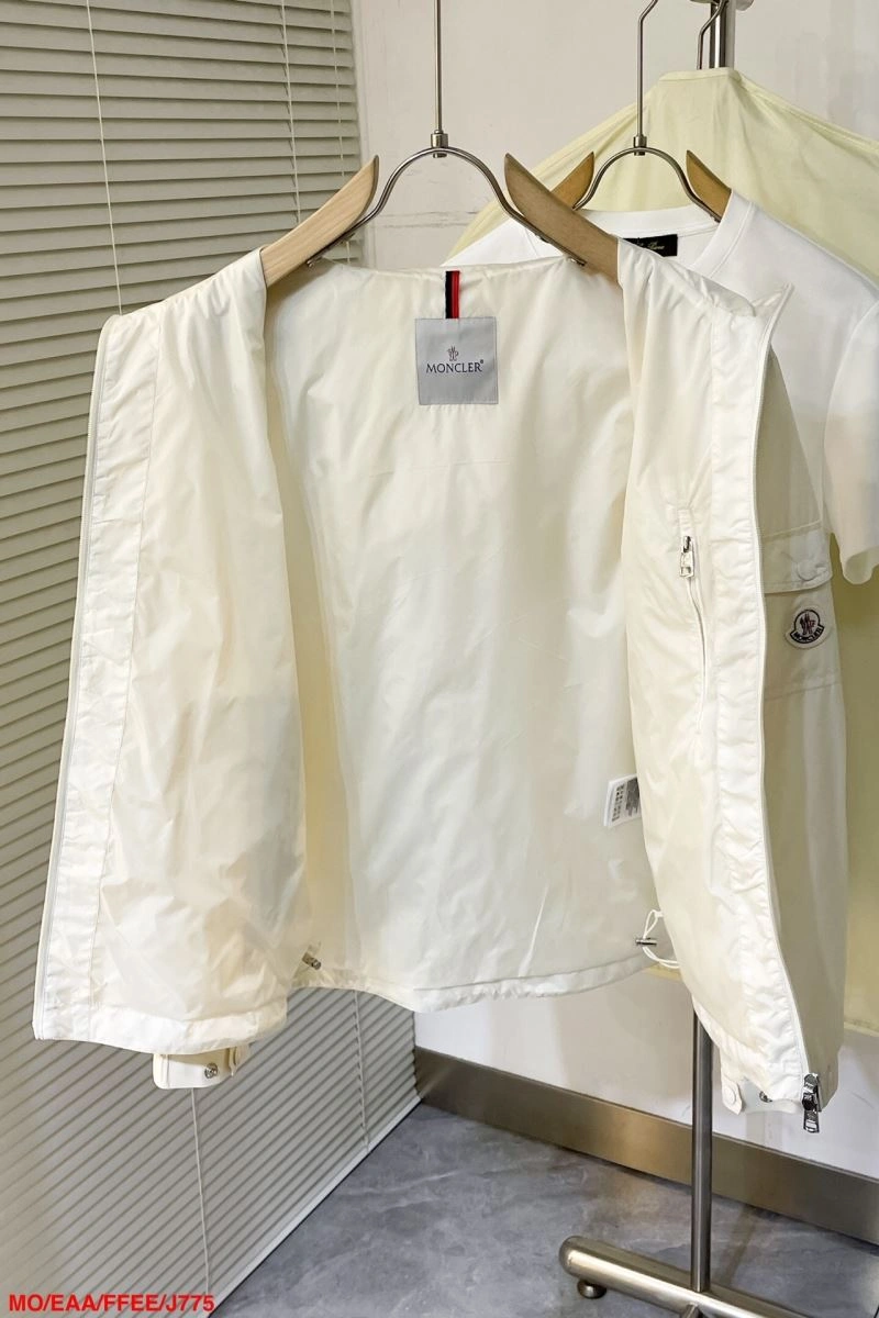Moncler Outwear Trendsetting 143497