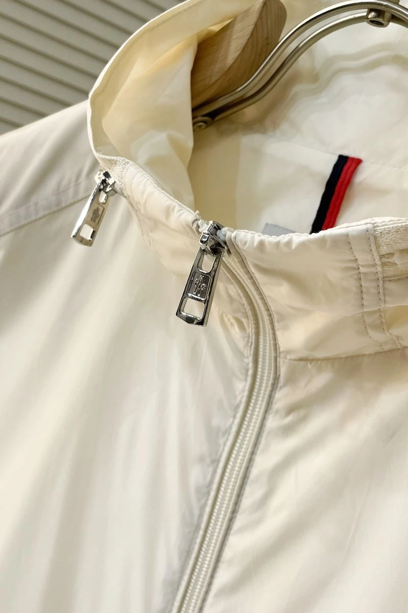 Moncler Outwear Trendsetting 143497