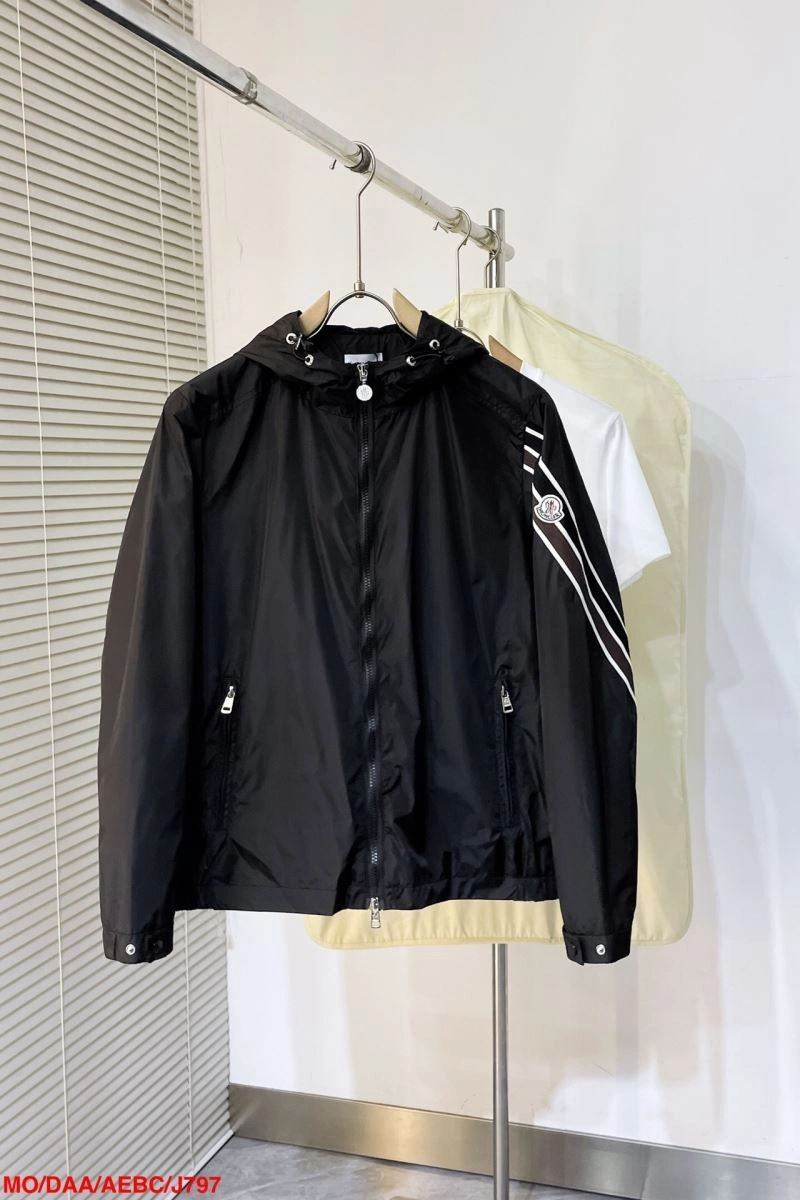 Moncler Outwear GoAnywhere 143502