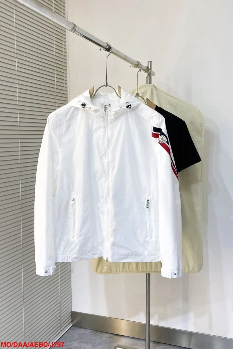 Moncler Outwear GoAnywhere 143502