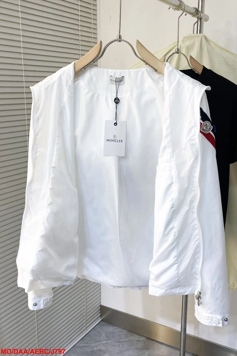 Moncler Outwear GoAnywhere 143502