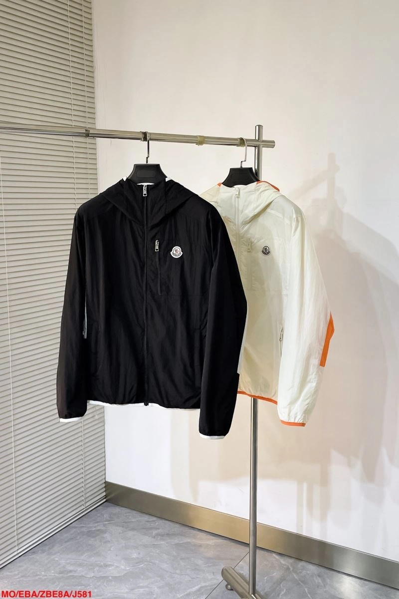 ComfortFit Moncler Outwear 143501