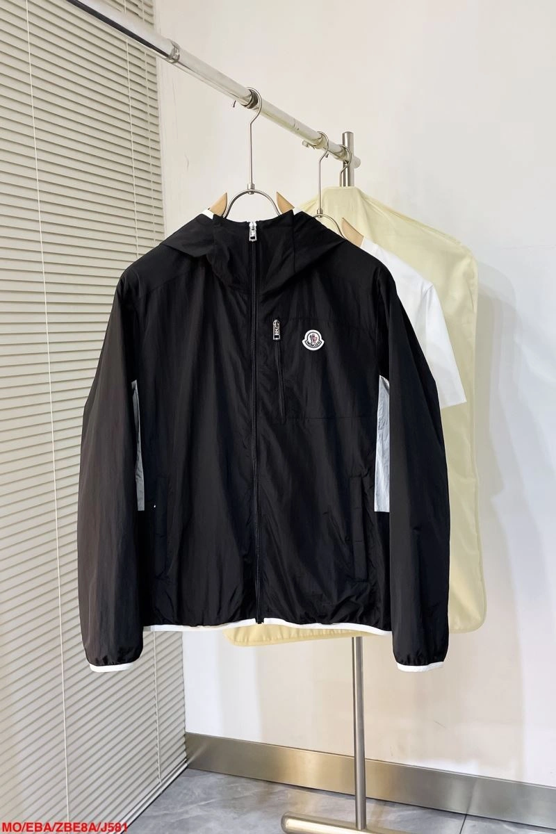 ComfortFit Moncler Outwear 143501