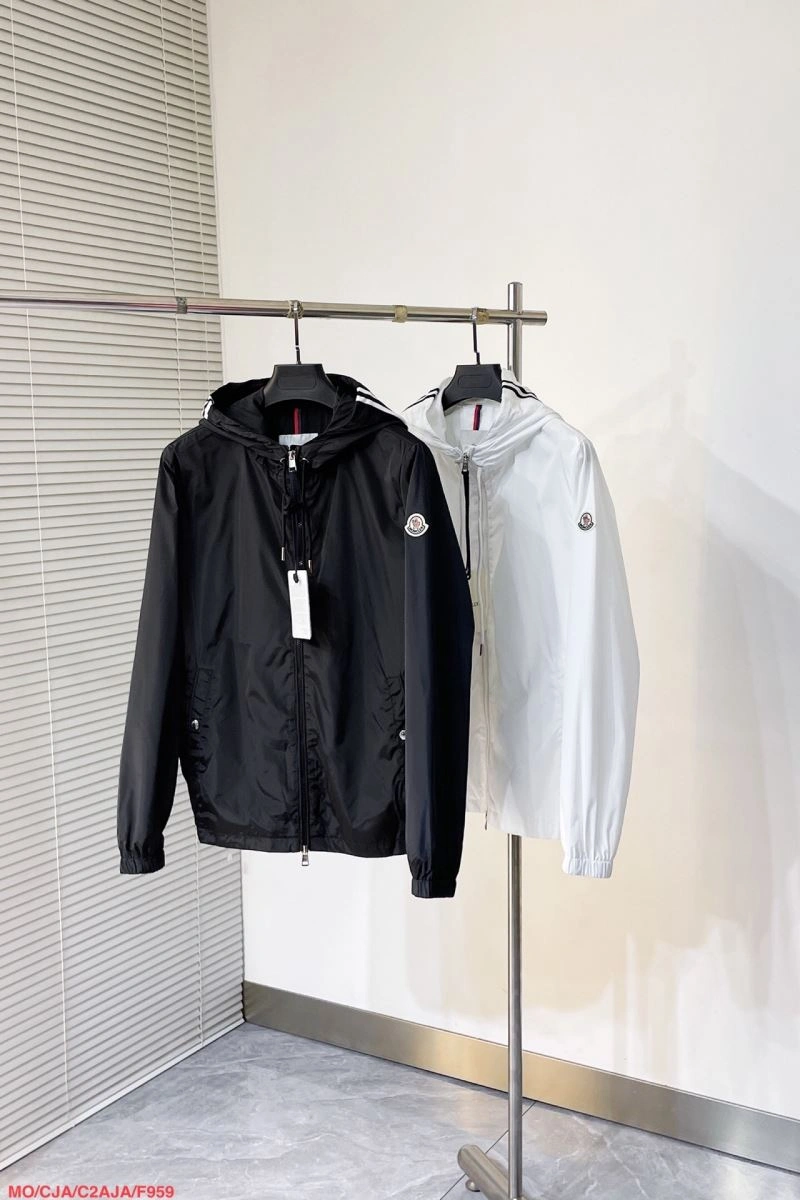 Moncler Outwear Trendsetting 143490