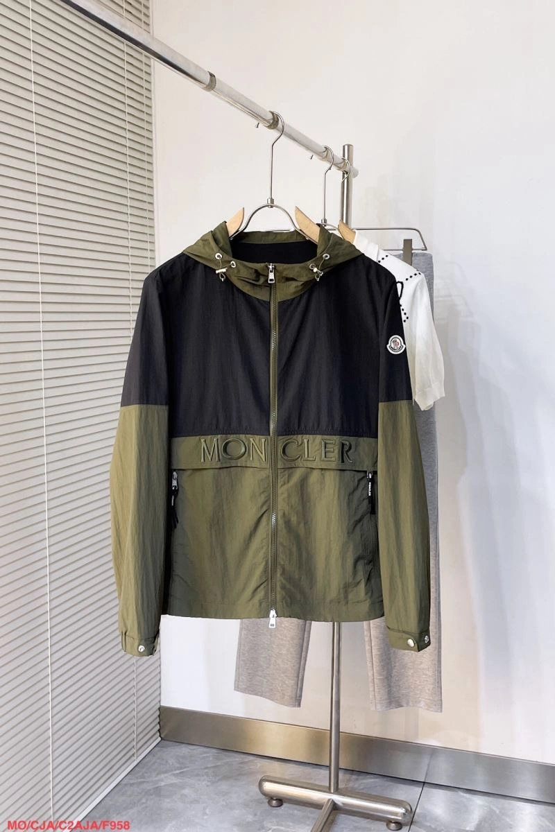 Moncler Outwear Durable 143523