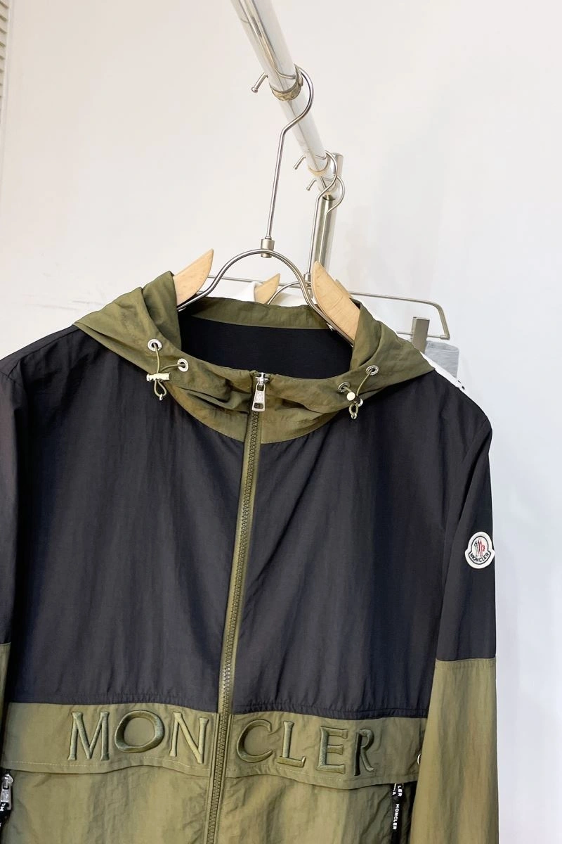 Moncler Outwear Durable 143523