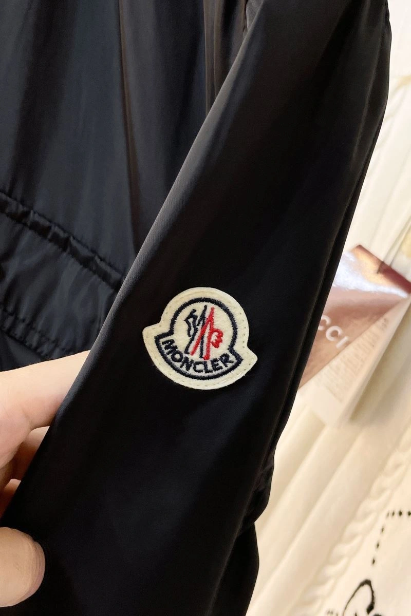 Cozy Moncler Outwear 143485