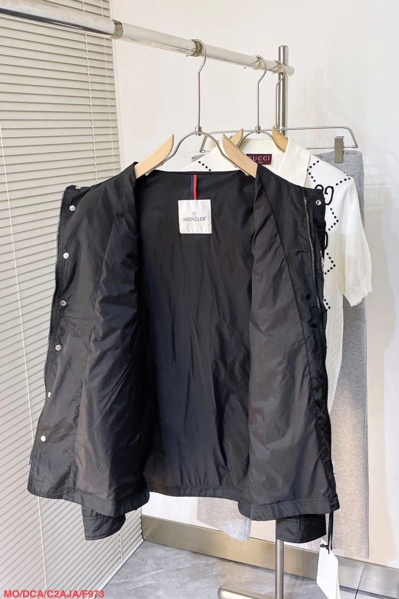 Cozy Moncler Outwear 143485