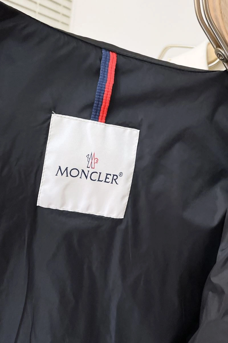 Cozy Moncler Outwear 143485
