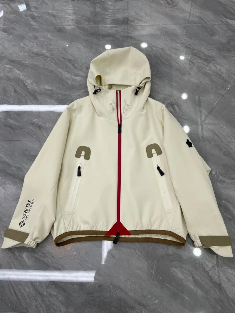 Supportive Moncler Outwear 143477