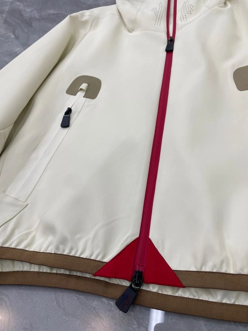 Supportive Moncler Outwear 143477