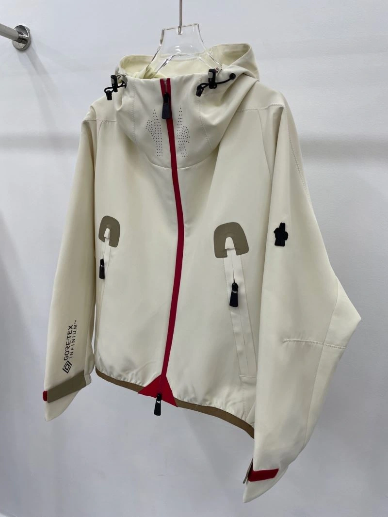 Supportive Moncler Outwear 143477