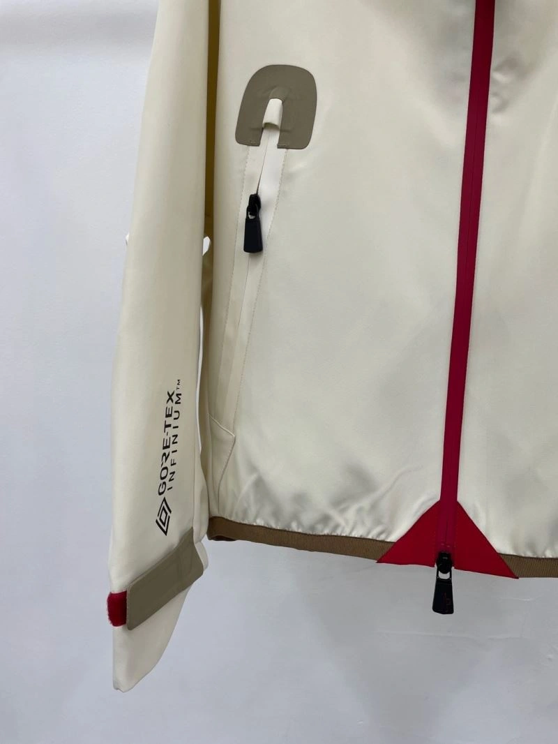 Supportive Moncler Outwear 143477