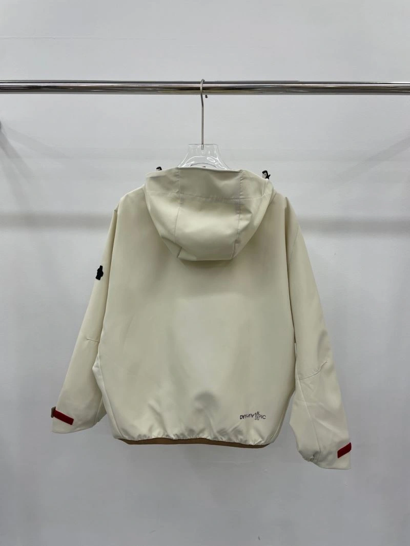 Supportive Moncler Outwear 143477