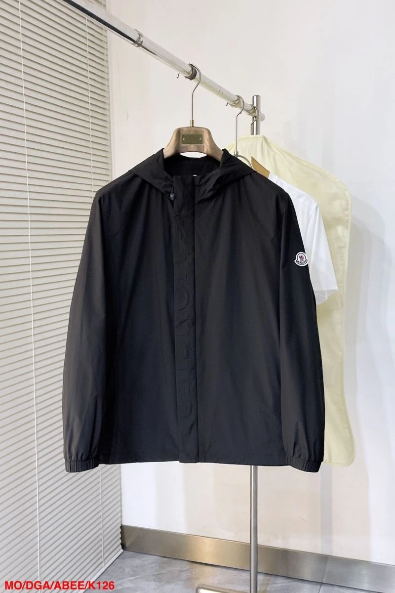 Moncler Outwear Sporty 143475