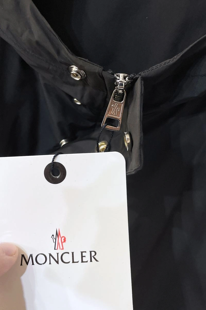 Moncler Outwear Sporty 143475